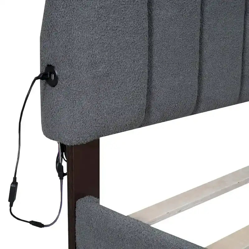 Gepolstertes Plattformbett in Queen-Size mit Schublade