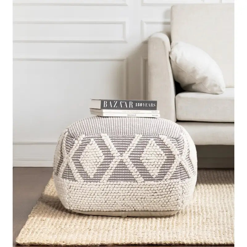 22 x 22 x 16 grauer und elfenbeinfarbener quadratischer Pouf-Hocker - Fußstütze für Wohnzimmer und Schlafzimmer