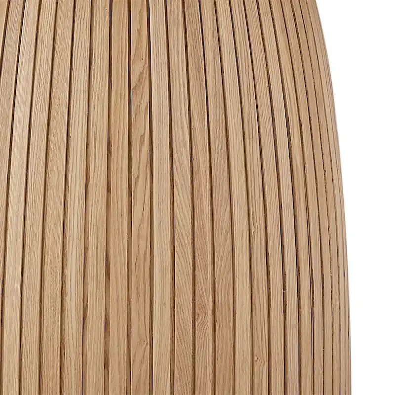 Runder moderner Esstisch aus Holz für die Küche